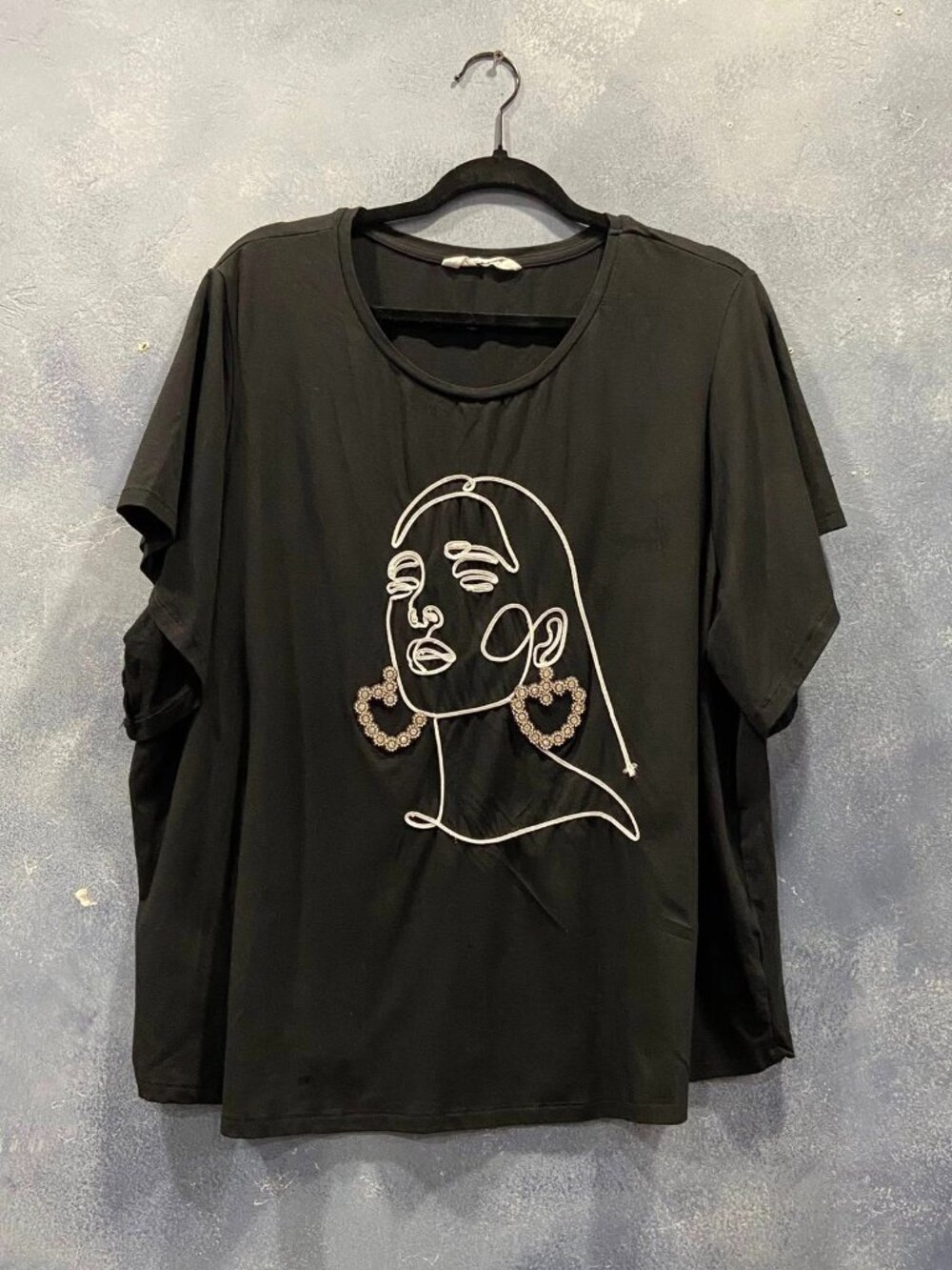 LOVE & LACE Black T-shirt with white print, size 3X
